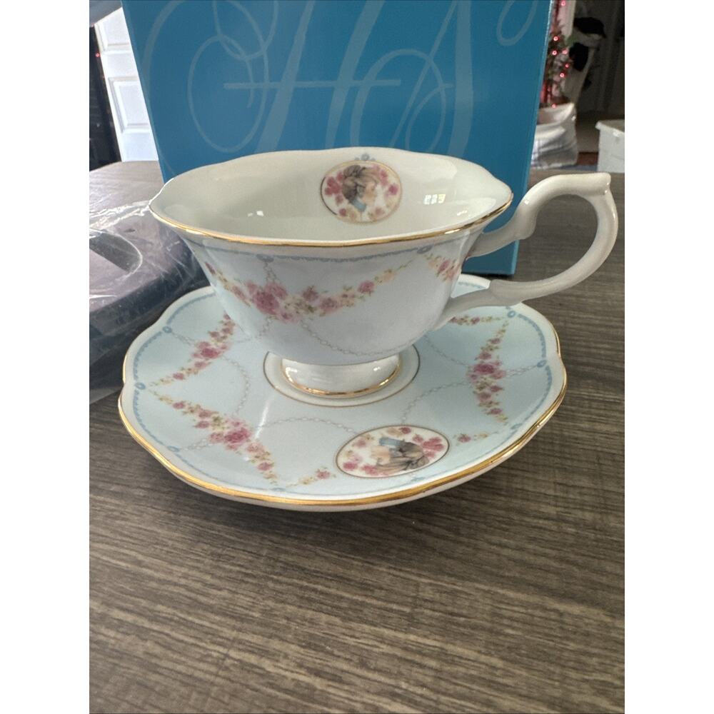 Avon Mrs. P.F.E. Albee Teacup and Saucer Honor Society Award 2007 Original W/box